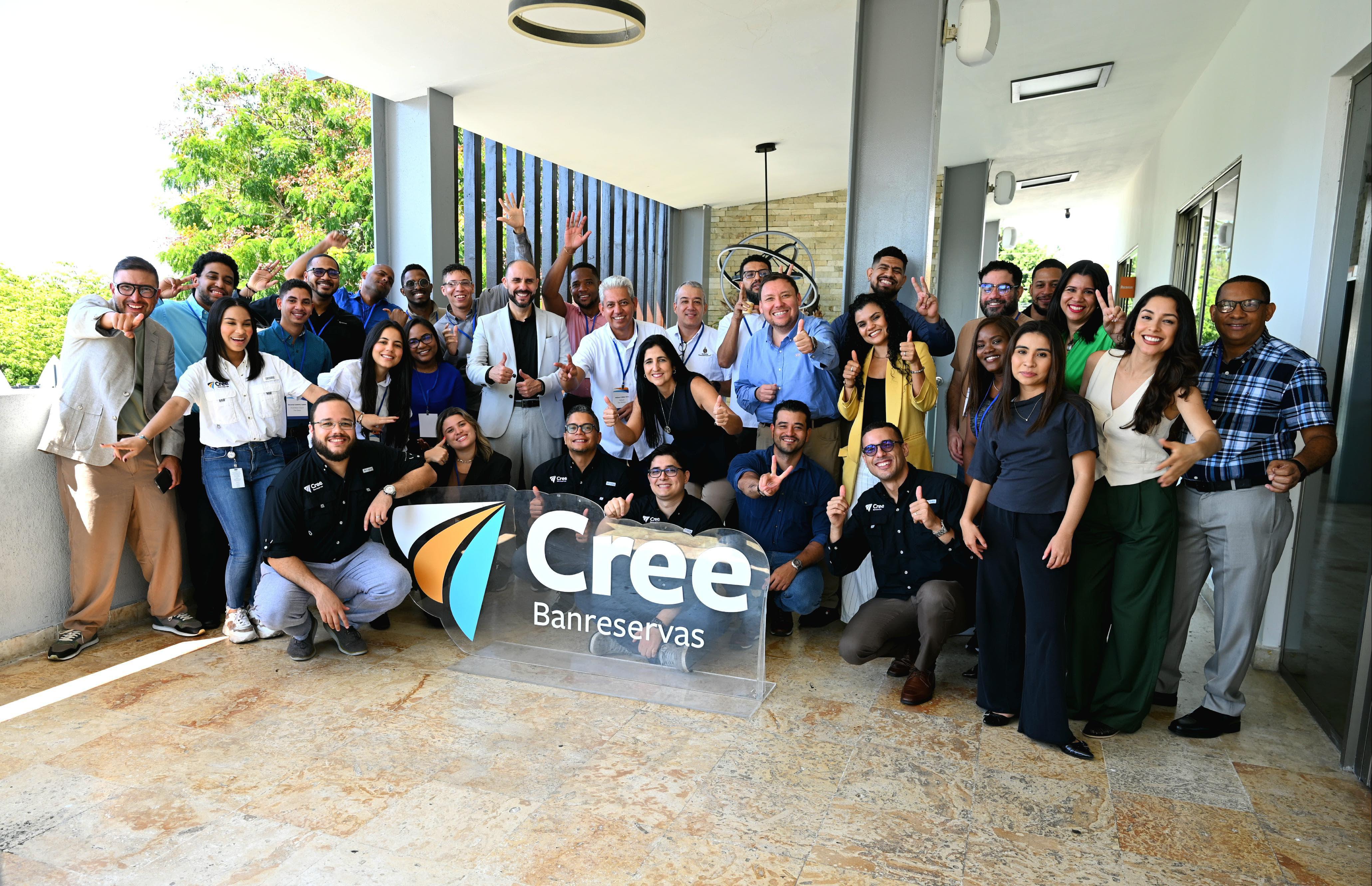 Emprendedores reciben formación intensiva con mentores internacionales en el Bootcamp de Pre-aceleración 2025